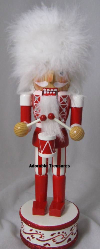 KURT ADLER WOODEN RED/WHITE MUSICAL NUTCRACKER W/DRUMS