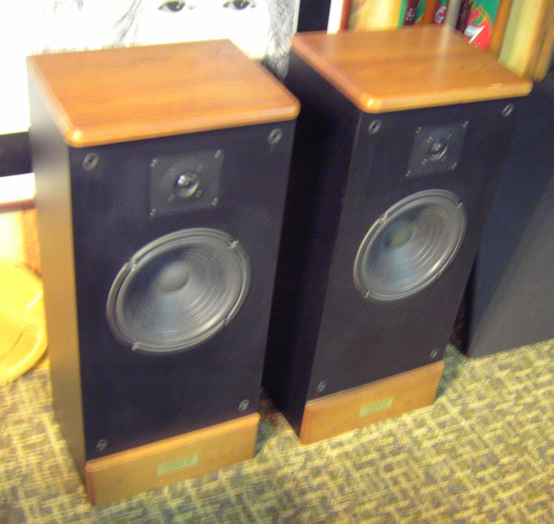 Refurbished Advent Legacy III Floorstanding Speakers