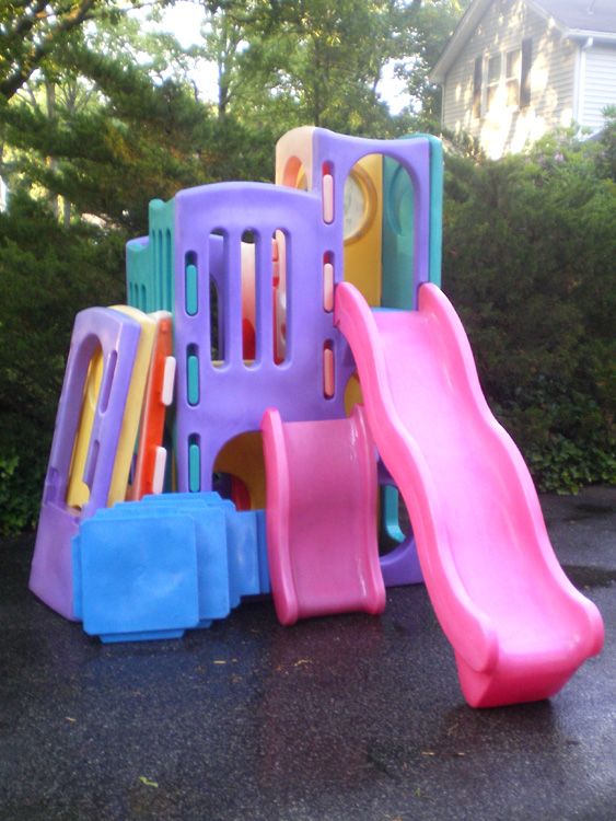 LITTLE TIKES HUGE OUTDOOR PLAYGROUND WITH TUNNELS & SLIDES, USED, GOOD