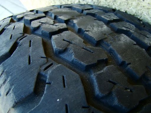 27 Liberator All Terrain P225 75R15 102 Tire Rim