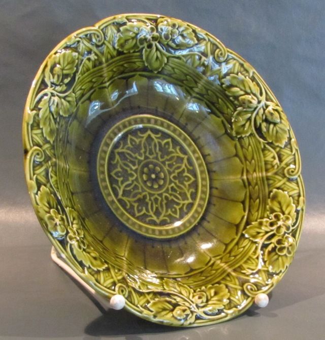 Keramik Teller Sarreguemines Majolica France lindgrün