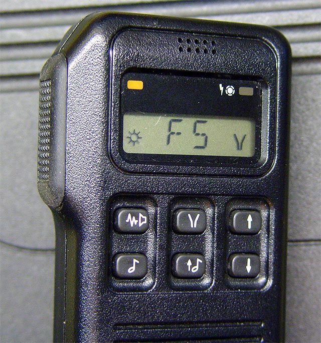 MOTOROLA GM900 VHF 2m * 136 174 MHz 25W * mit Bedienteil GLN1052 * 6x