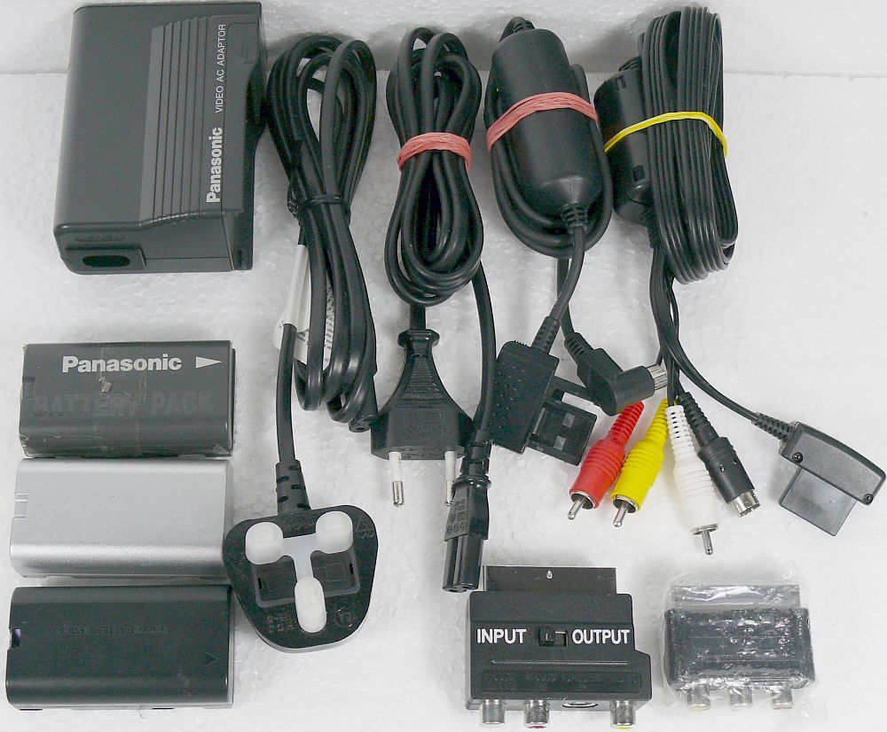 3CCD MiniDV Camcorder PANASONIC AG EZ1 prof. NV DX1 TOP