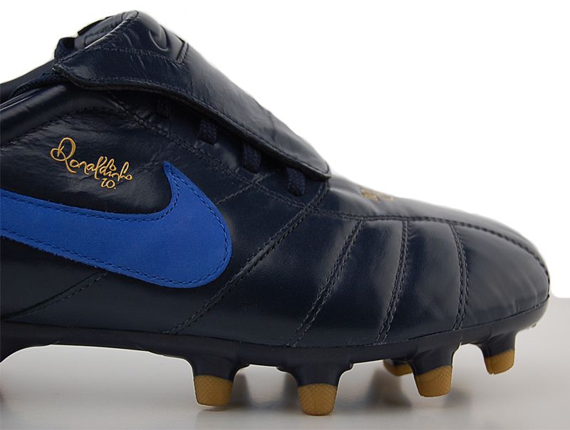 Nike Tiempo Ronaldinho FG Fußballschuhe Gr.42,5 NEU