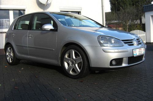 Volkswagen Golf V 1.6 FSI Sportline, Klimaautomatik