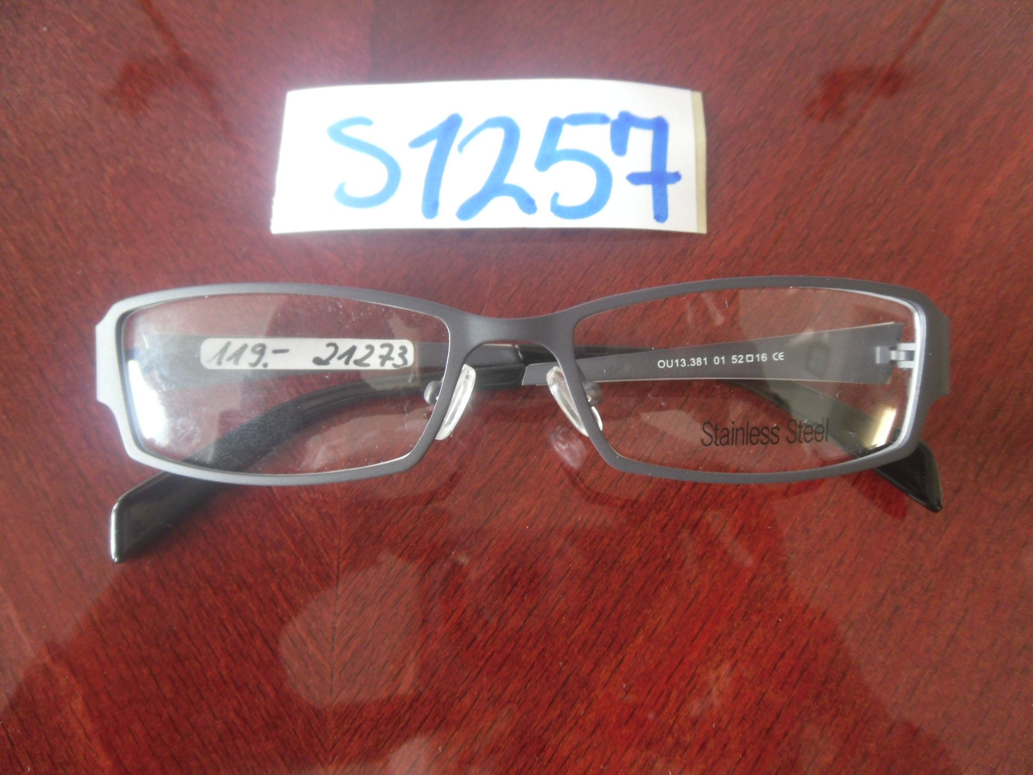 STAINLESS STEEL BRILLE OU 13 . 381 / BRILLEGESTELL . GRÖSSE 52