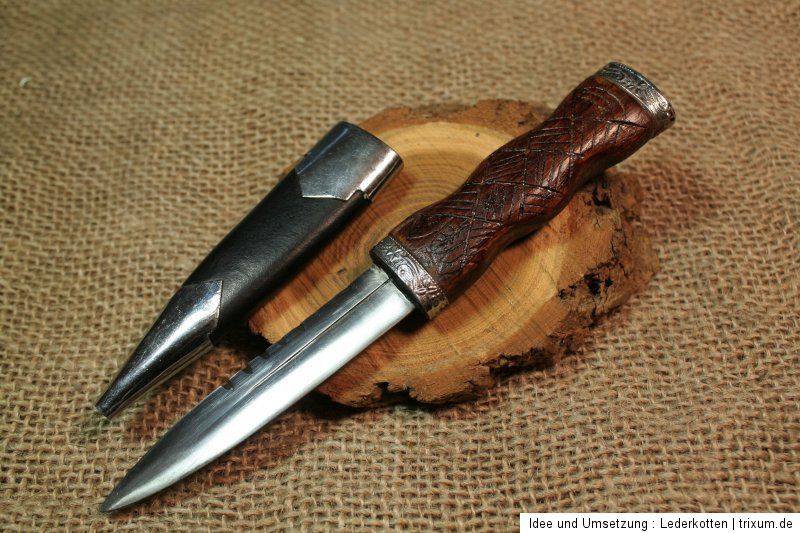 Messer mit Scheide SGIAN DUBH Schotten Stahl handgeschmiedet