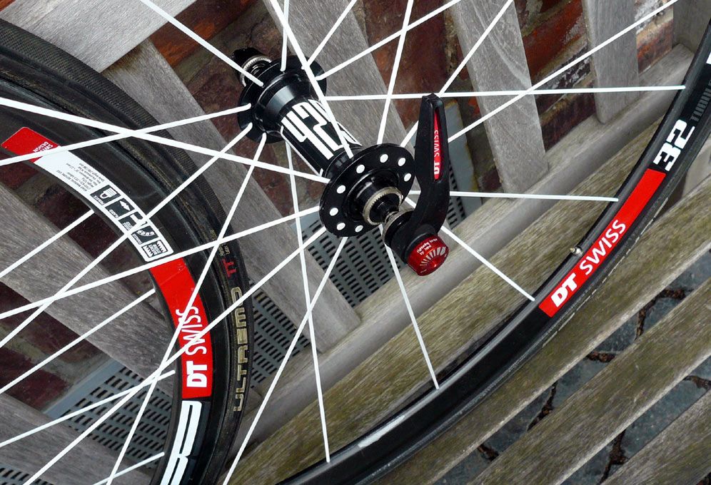 DT SWISS RC 425F/525R Laufradsatz Carbon wheelset lightweight wheels