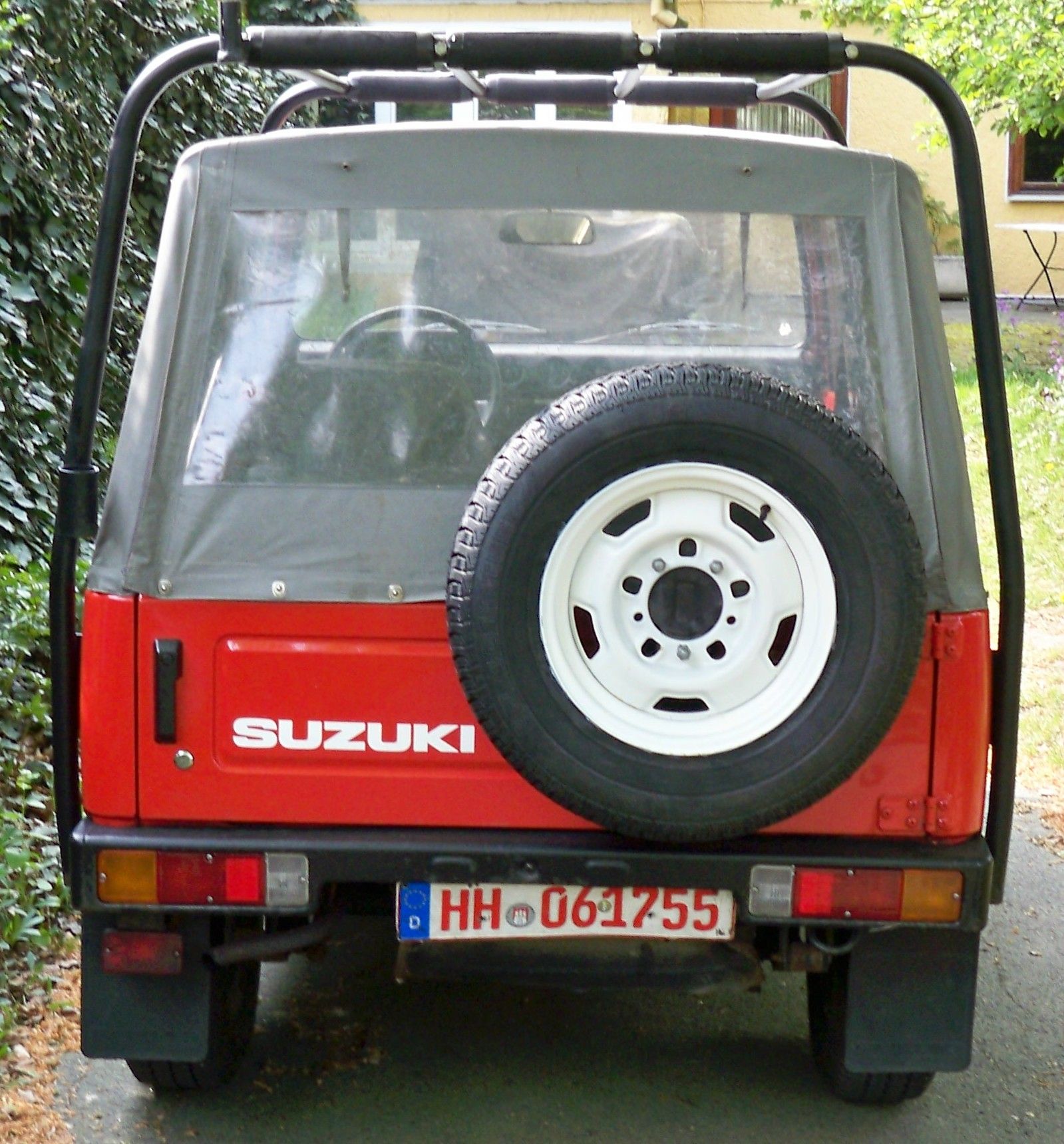 Suzuki SJ 410 Cabrio, nur 31 TKM ROT