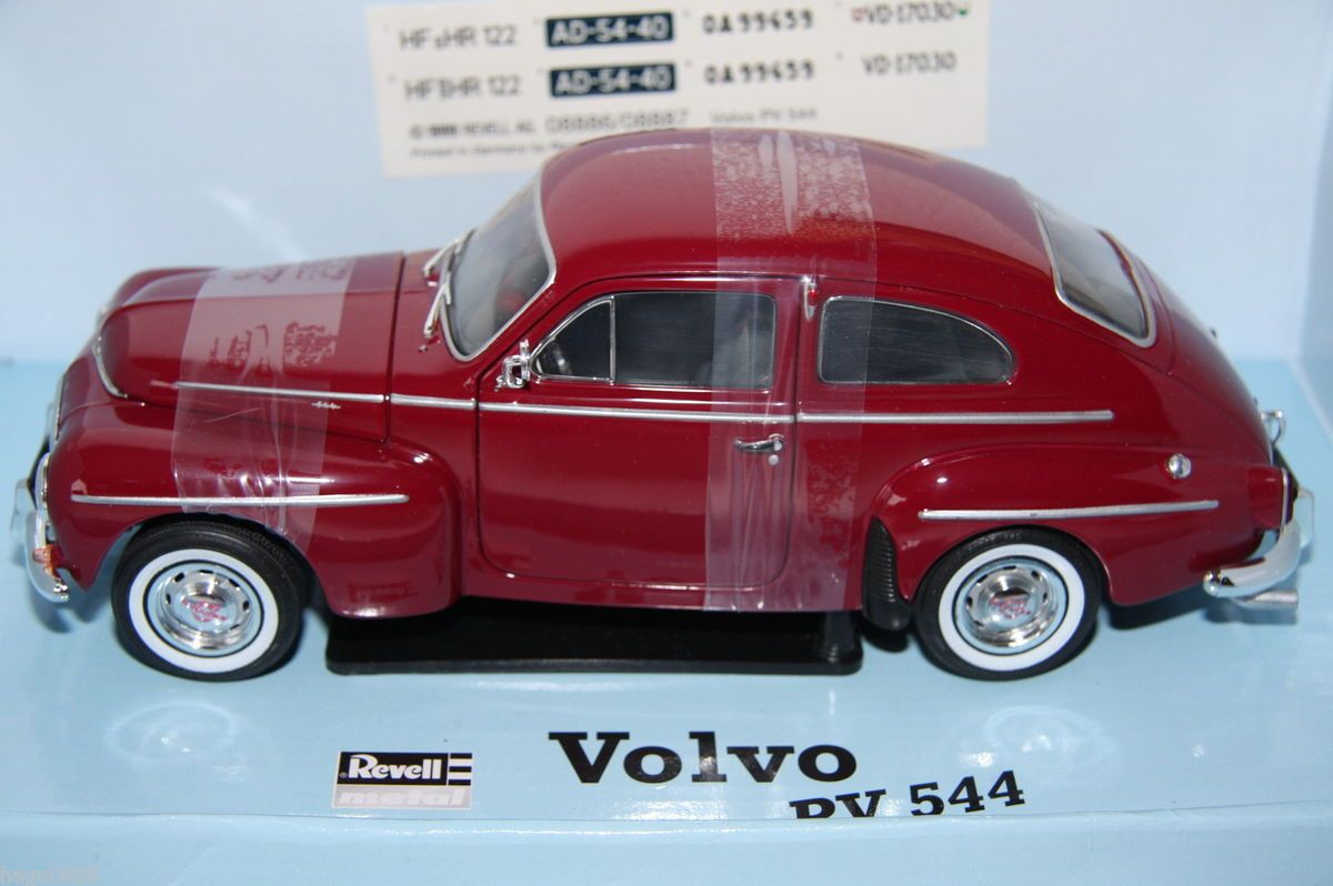 Volvo Buckelvolvo PV 544 dunkelrot Revell 118 OVP