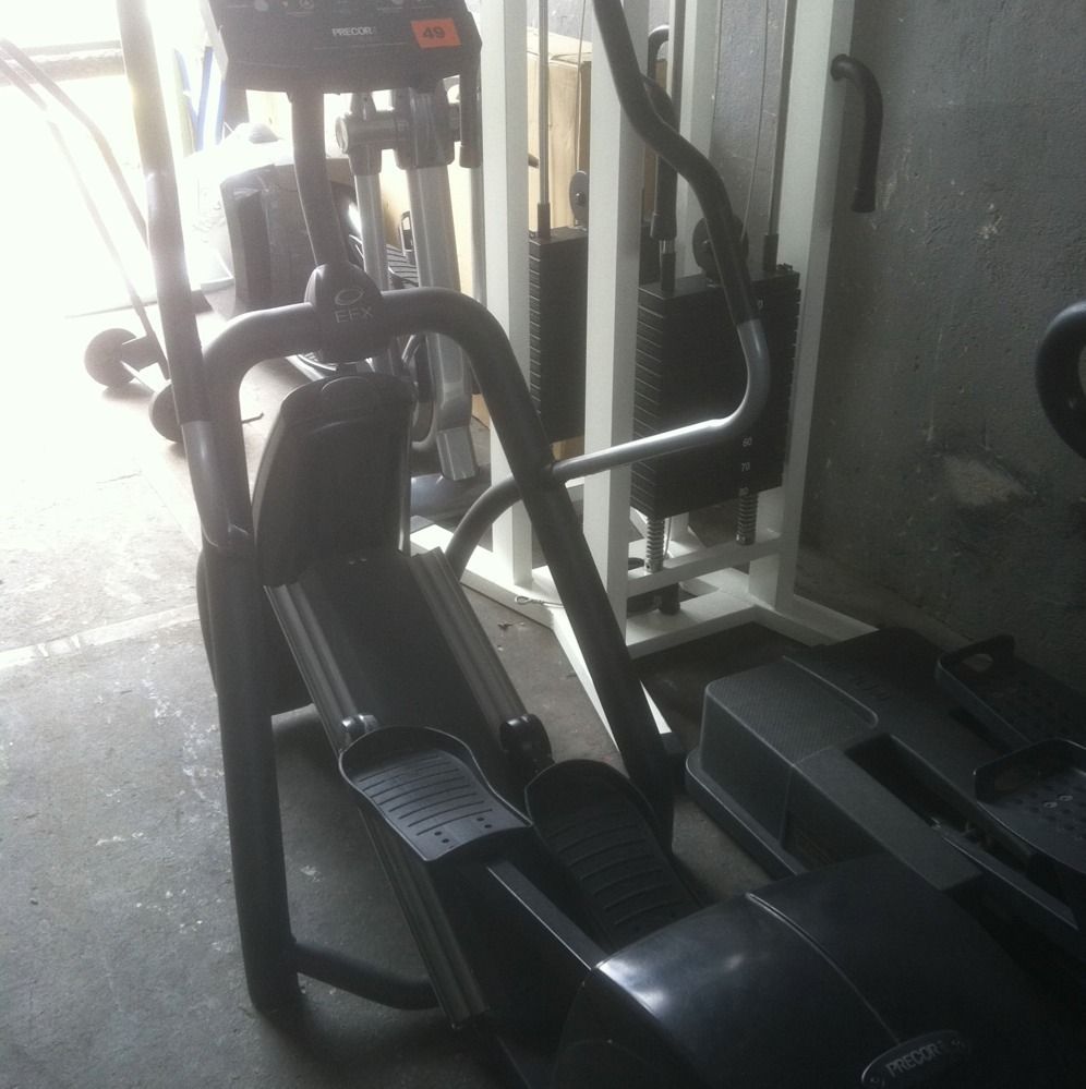 Professioneller Crosstrainer Precor EFX 546