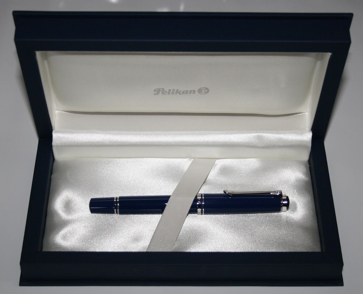 Pelikan Füllhalter Souverän M605 dunkblau Neu Original