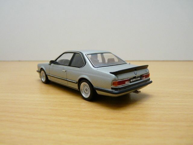 BMW M635CSi gris métallisé 1/43 AutoArt AA50506