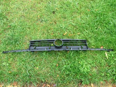 VW VENTO GOLF 3 KÜHLERGRILL GRILL FRONTGRILL 1H5 853 653 C NEU