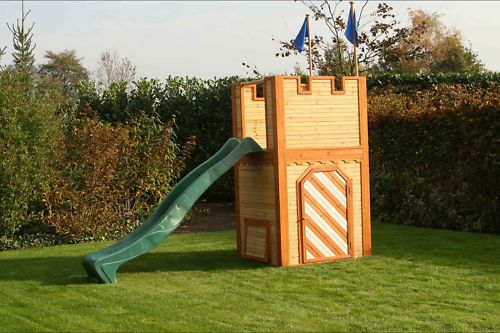 Axi Holz Arthur Stelzenhaus Spielturm Rutsche, Spielfläche im Haus