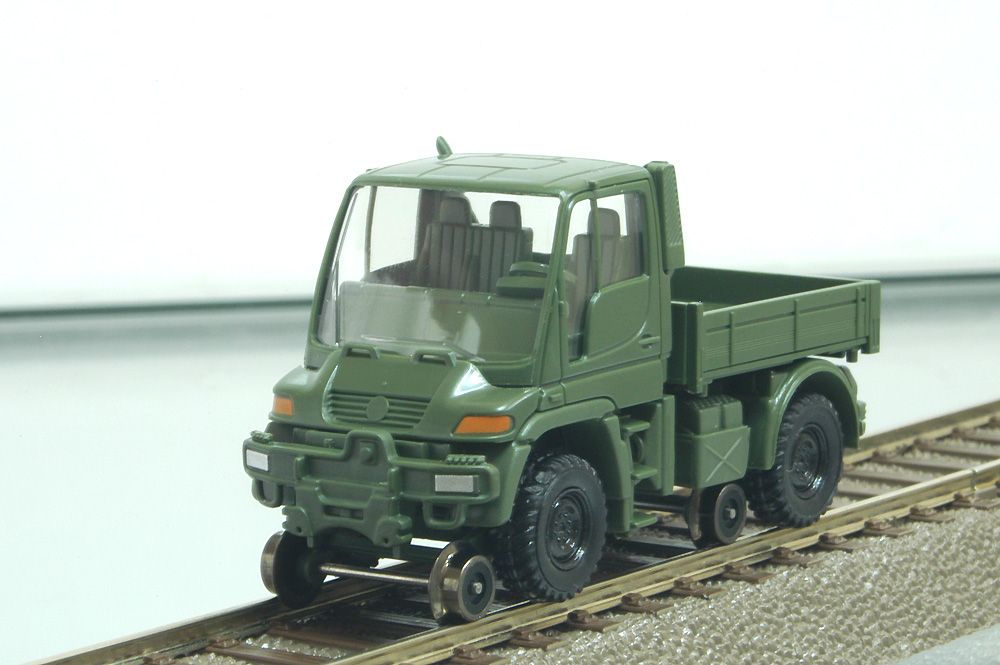 Roco Minitanks H0 877 Rungenwagen KFOR Container Unimog Neu