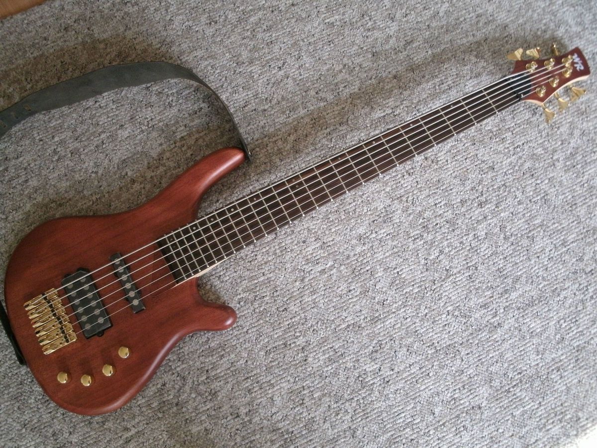 Bass von WR Deluxe RB906DLX NL