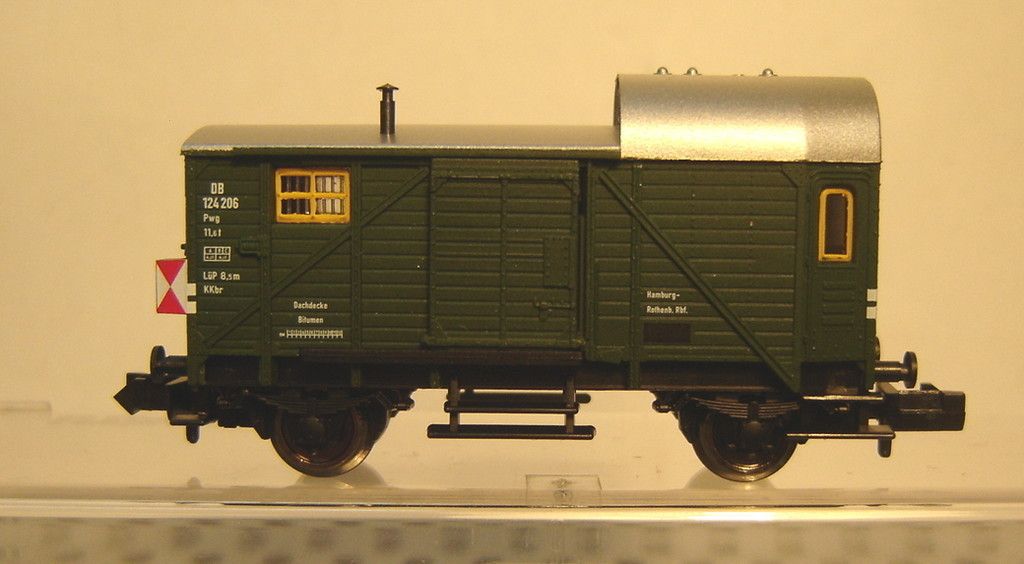 Güterzug Schlußwagen mit Schlußlicht DB 124 206 Neu897)