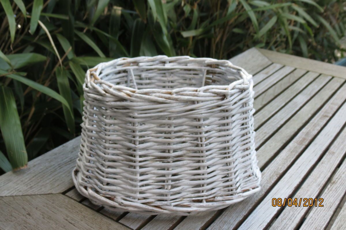 Lampenschirm Lampe Tischlampe Landhaus Weide Rattan E27 weiss Home